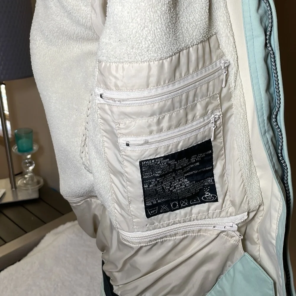 BOMBSHELL Ski Snowboarding Nylon Jacket Size Medium